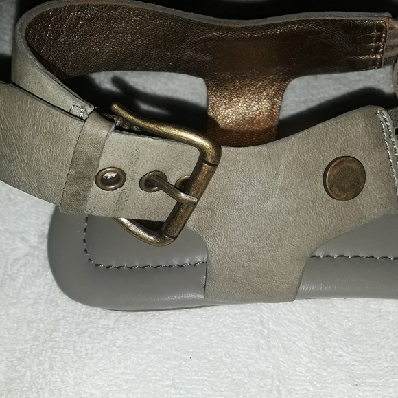 Cynthia Vincent | Weaved Braided Grey Silver Leather Sandals Size 7.5 Women's - Picture 8 of 12